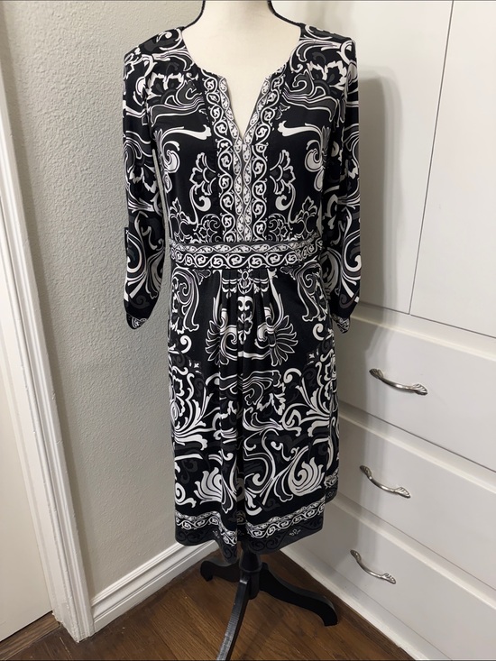 New York & Company Dresses & Skirts - New York & Company Black and White Printed 3/4 Sleeve Midi Dress